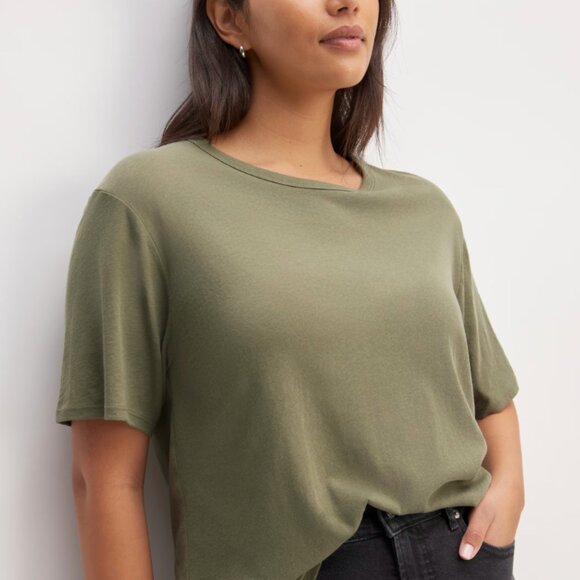 Everlane Air Tee Kalamata Olive Green - Picture 1 of 4